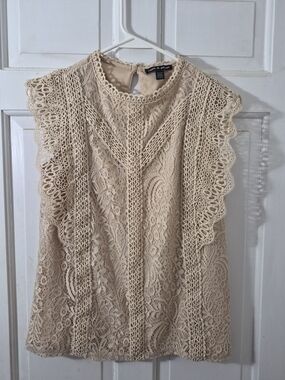 Cable & Gauge Cream Lace Sleeveless Blouse